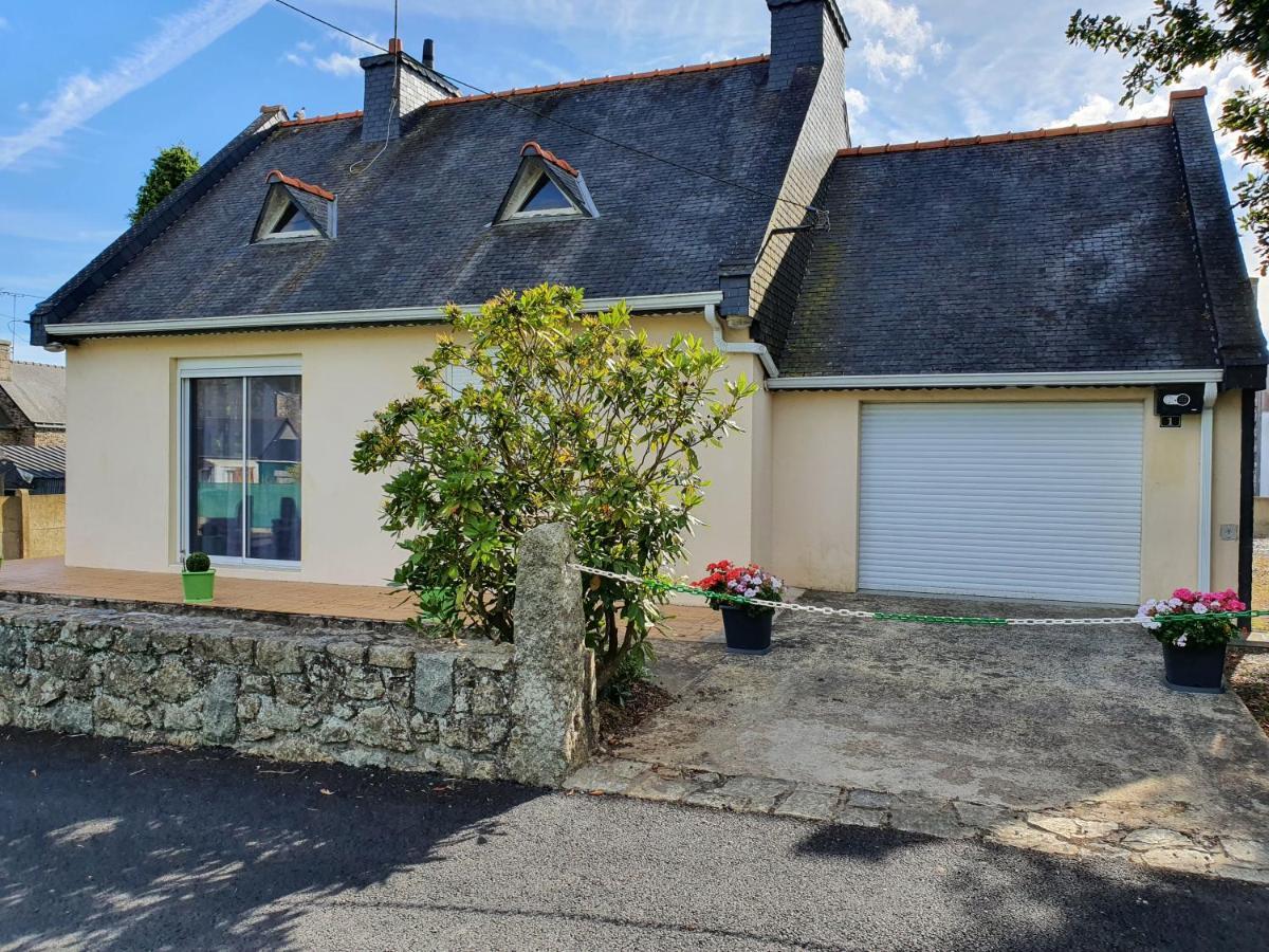 Gite Locmousteru Exterior photo